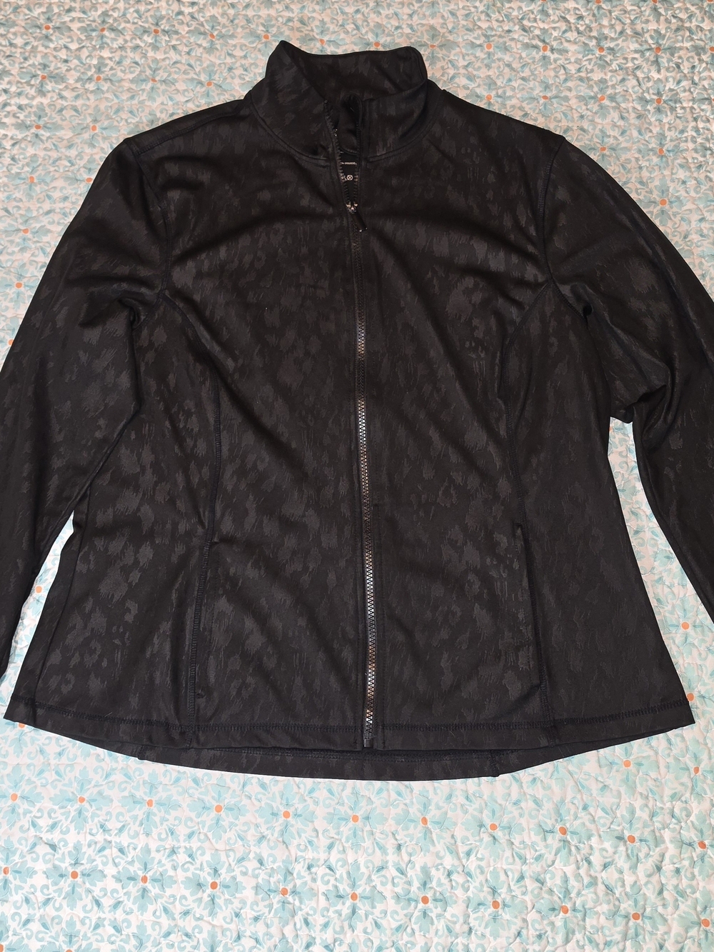 Women's Black Zip-Front Utility Jacket with Subtle Animal Texture